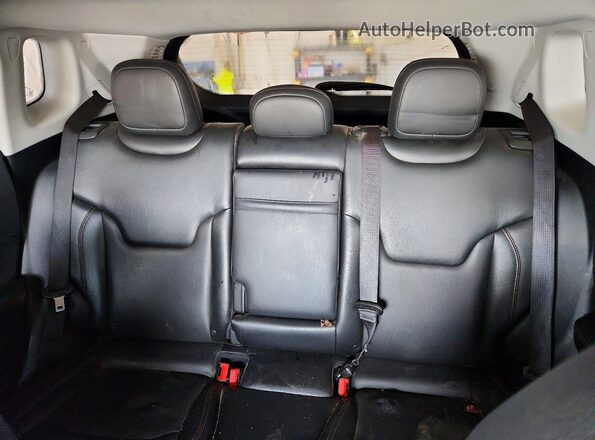 3C4NJDCB6JT470285 2018 JEEP COMPASS Charcoal Rear seats view