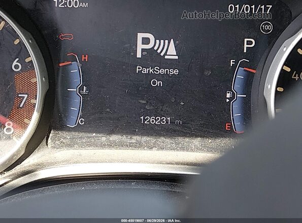 3C4NJDCB6JT484266 2018 JEEP COMPASS Silver 