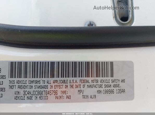 3C4NJDCB6KT645796 2019 JEEP COMPASS White Вид підкапотного простору