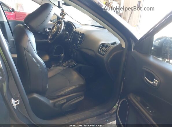 3C4NJDCB6KT842208 2019 JEEP COMPASS Gray Widok wnętrza z przodu