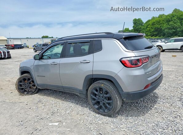 3C4NJDCB7JT177415 2018 JEEP COMPASS Silver 