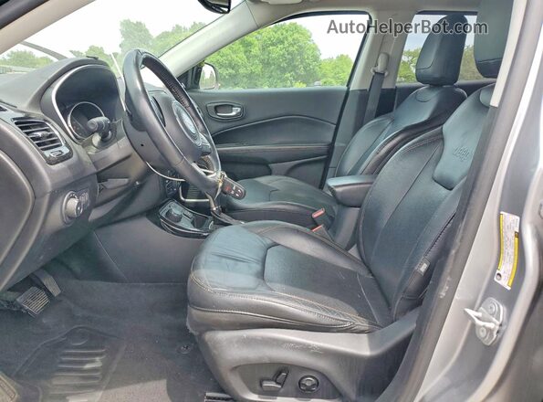 3C4NJDCB7JT177415 2018 JEEP COMPASS Silver 