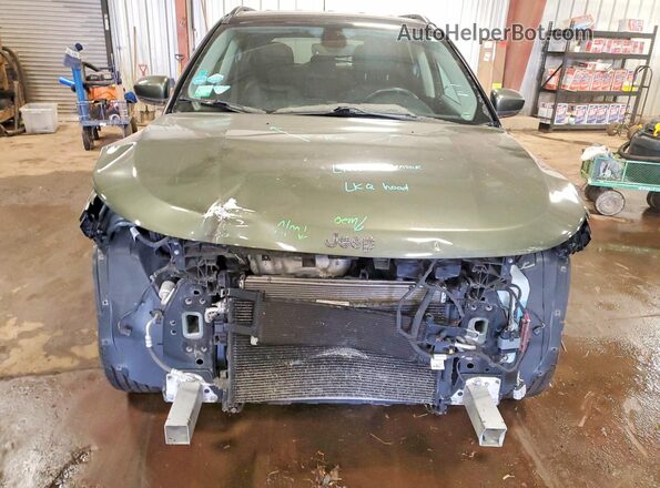3C4NJDCB7JT435061 2018 JEEP COMPASS Зеленый Вид спереди