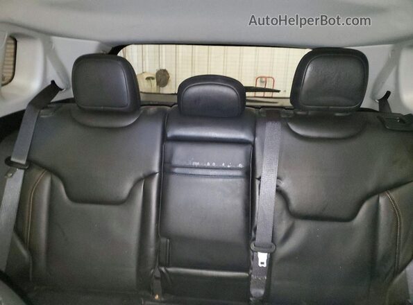 3C4NJDCB7JT435061 2018 JEEP COMPASS Зеленый Вид задних сидений