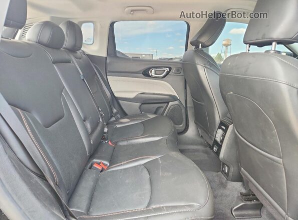 3C4NJDCB7NT232208 2022 JEEP COMPASS Black Rear interior view