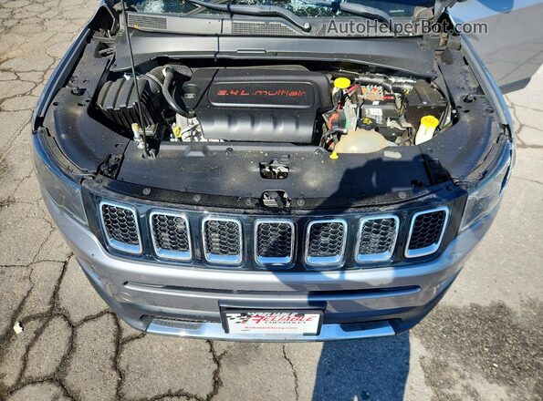 3C4NJDCB8JT190478 2018 JEEP COMPASS Silver Widok komory silnika