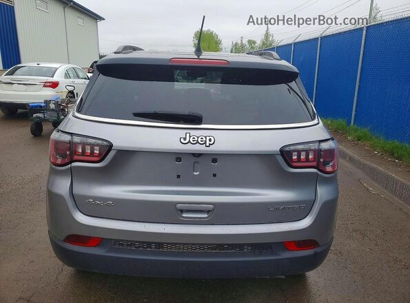 3C4NJDCB8JT270024 2018 JEEP COMPASS Silver Вид ззаду