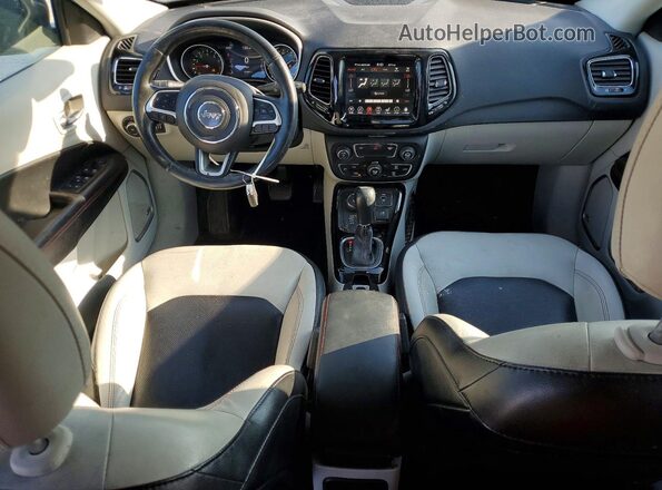 3C4NJDCB8JT307766 2018 JEEP COMPASS Black Vista del salpicadero
