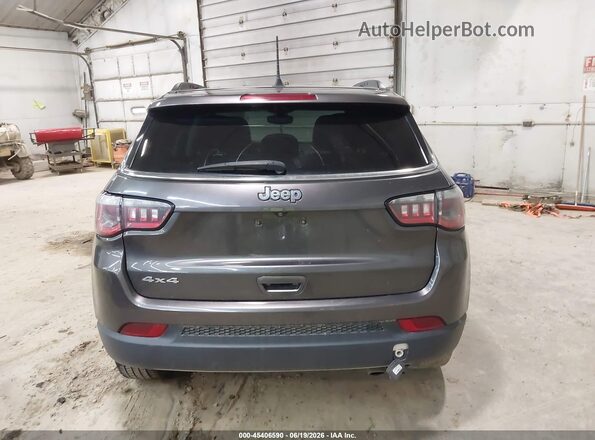 3C4NJDCB8JT354201 2018 JEEP COMPASS Gray 