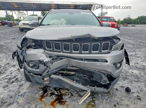 3C4NJDCB8JT422965 2018 JEEP COMPASS Gray Front view