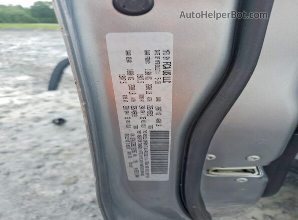 3C4NJDCB8JT422965 2018 JEEP COMPASS Gray Engine compartment view