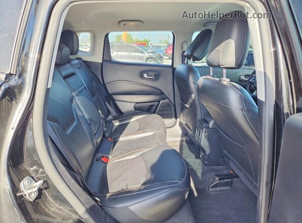 3C4NJDCB8KT690450 2019 JEEP COMPASS Black Rear seats view
