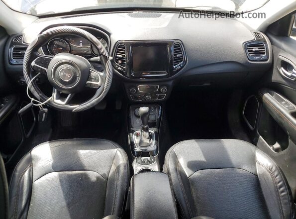 3C4NJDCB8LT215348 2020 JEEP COMPASS Blue Vista del salpicadero