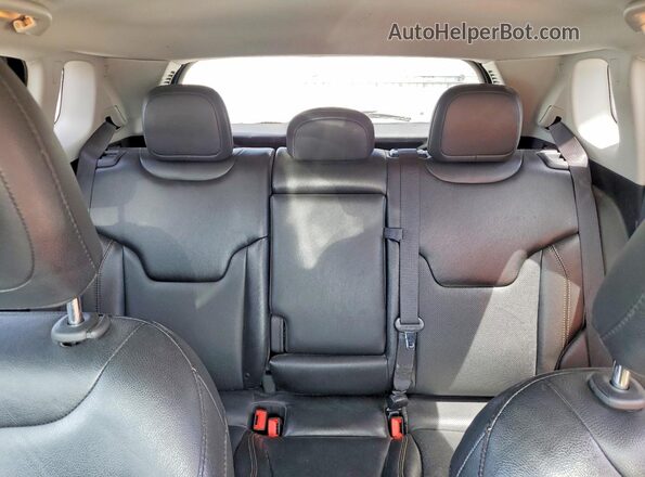 3C4NJDCB8LT215348 2020 JEEP COMPASS Blue Vista de los asientos traseros