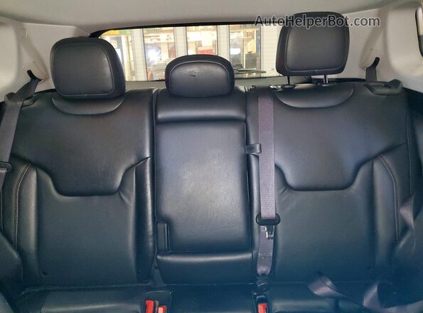 3C4NJDCB8MT602029 2021 JEEP COMPASS Silver Rear seats view