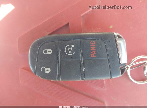 3C4NJDCB8NT212470 2022 JEEP COMPASS Red Vista del salpicadero