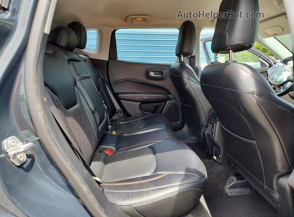 3C4NJDCB9HT597722 2017 JEEP COMPASS Charcoal Rear interior view