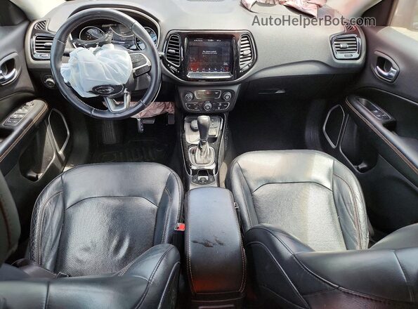 3C4NJDCB9HT597722 2017 JEEP COMPASS Charcoal Dashboard view