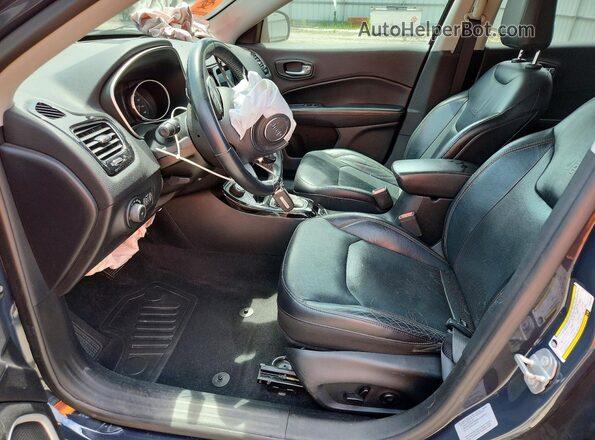 3C4NJDCB9HT597722 2017 JEEP COMPASS Charcoal Front interior view