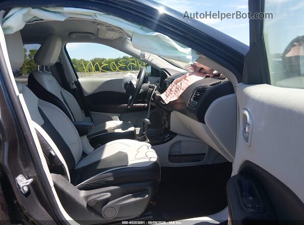 3C4NJDCB9JT360511 2018 JEEP COMPASS Gray Widok wnętrza z przodu