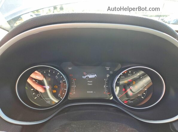 3C4NJDCB9JT435420 2018 JEEP COMPASS Серебряный 