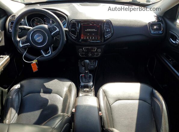 3C4NJDCB9JT435420 2018 JEEP COMPASS Серебряный 