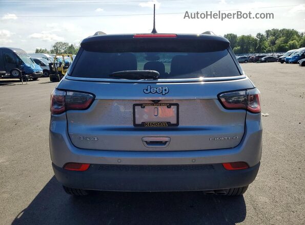 3C4NJDCB9JT435420 2018 JEEP COMPASS Серебряный 