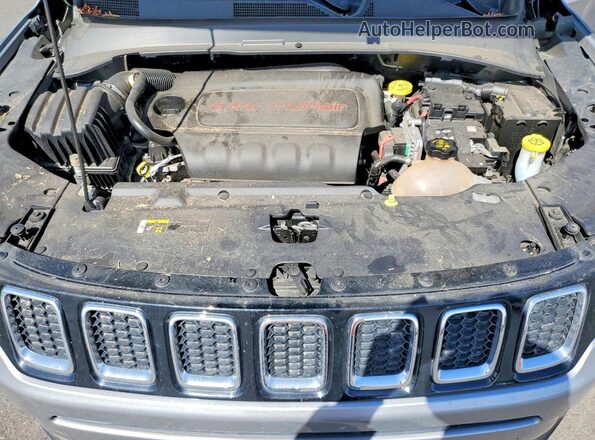 3C4NJDCB9JT435420 2018 JEEP COMPASS Серебряный 