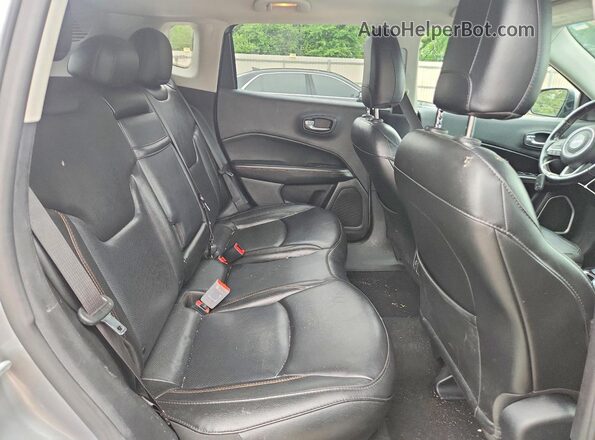 3C4NJDCB9KT673463 2019 JEEP COMPASS Gray Вид задньої частини салону