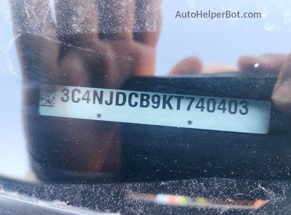 3C4NJDCB9KT740403 2019 JEEP COMPASS White VIN կոդի պիտակի տեսք