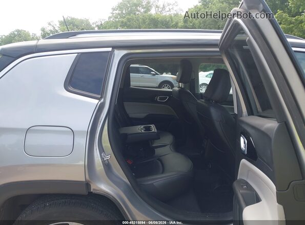 3C4NJDCB9NT161416 2022 JEEP COMPASS Silver VIN կոդի պիտակի տեսք