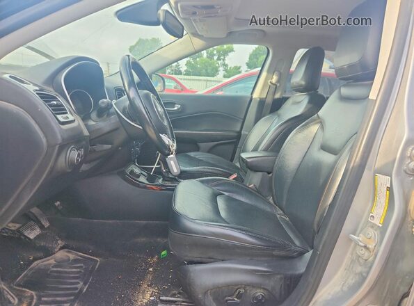 3C4NJDCBXJT153464 2018 JEEP COMPASS Silver 