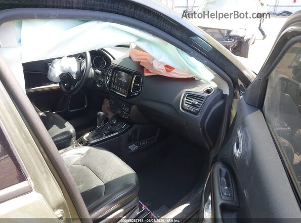 3C4NJDCBXJT458169 2018 JEEP COMPASS Green Widok wnętrza z przodu