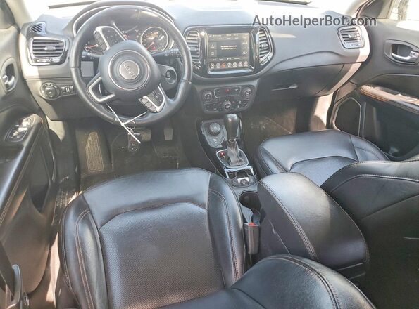 3C4NJDCBXKT601929 2019 JEEP COMPASS Серебряный Вид панели приборов