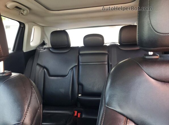 3C4NJDCBXKT601929 2019 JEEP COMPASS Серебряный Вид задних сидений