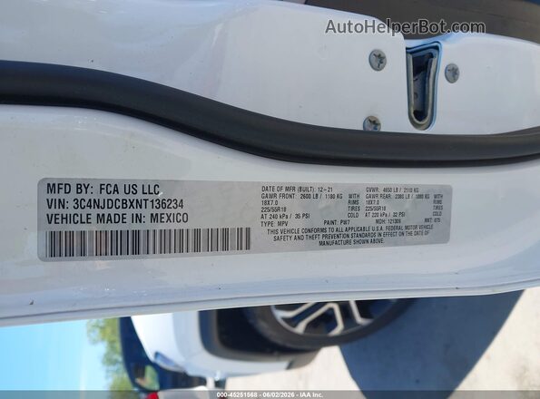 3C4NJDCBXNT136234 2022 JEEP COMPASS White Engine compartment view