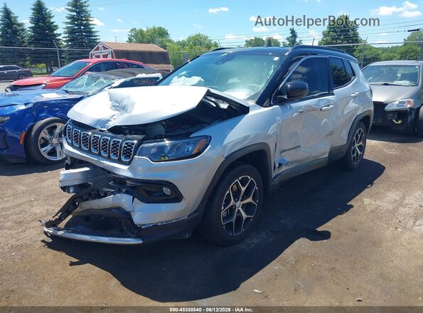 3C4NJDCN0RT157335 2024 JEEP COMPASS Silver Առջևի ձախ երեք քառորդ տեսարան