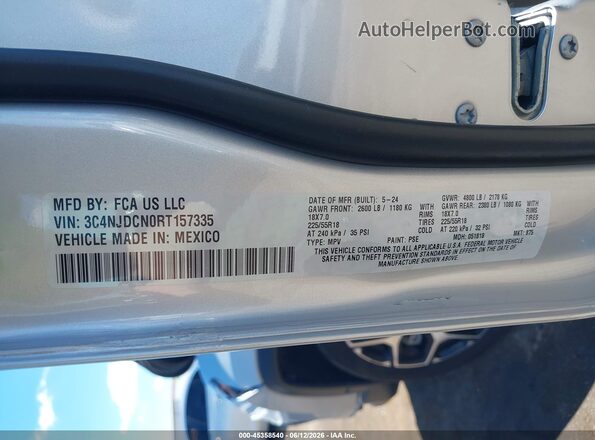3C4NJDCN0RT157335 2024 JEEP COMPASS Silver Շարժիչի բաժամունքի տեսք