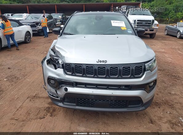 3C4NJDCN0TT184168 2026 JEEP COMPASS Silver Դիմացի տեսք