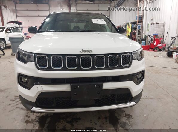 3C4NJDCN1PT567462 2023 JEEP COMPASS White Instrument cluster view