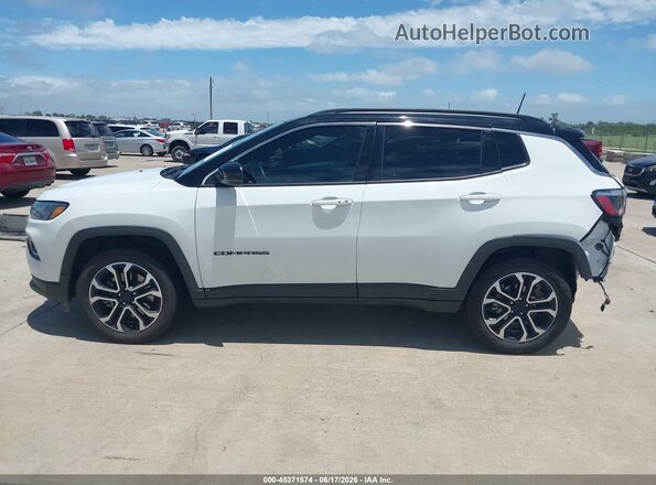3C4NJDCN1RT610782 2024 JEEP COMPASS White Widok wnętrza z tyłu