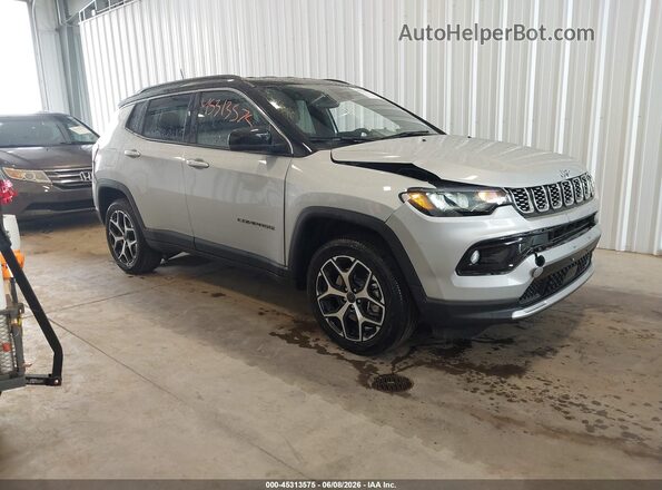 3C4NJDCN1TT174040 2026 JEEP COMPASS Silver უკანა სალონის ხედი