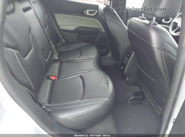 3C4NJDCN1TT182588 2026 JEEP COMPASS White Vista de la etiqueta del VIN