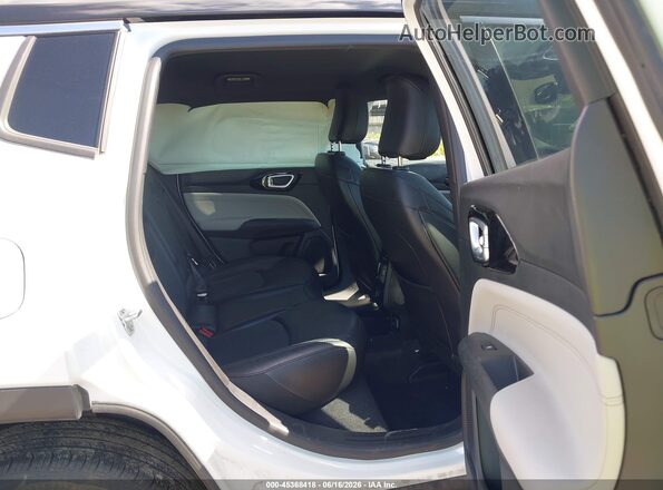 3C4NJDCN2PT548337 2023 JEEP COMPASS White VIN կոդի պիտակի տեսք
