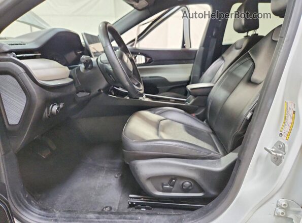 3C4NJDCN2ST512107 2025 JEEP COMPASS White Вид салону спереду