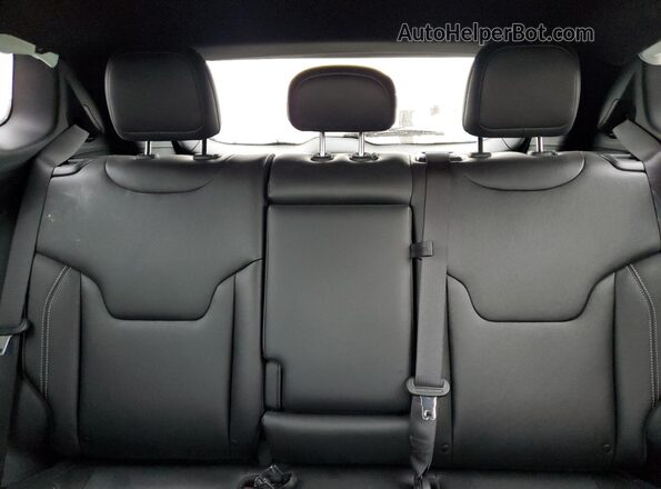 3C4NJDCN2ST514892 2025 JEEP COMPASS White Rear seats view