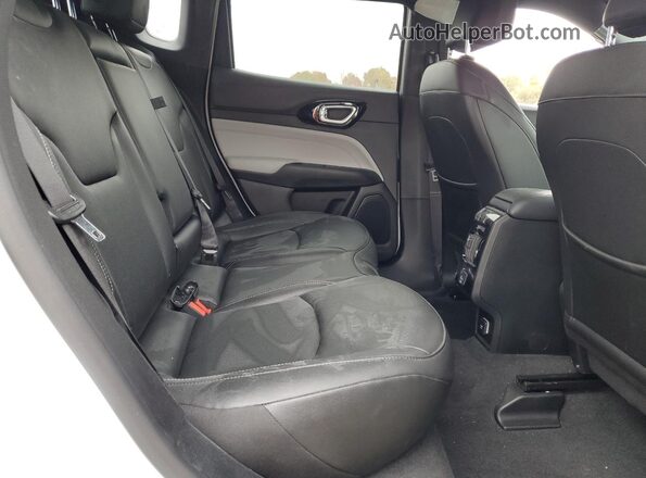 3C4NJDCN2ST514892 2025 JEEP COMPASS White Rear interior view