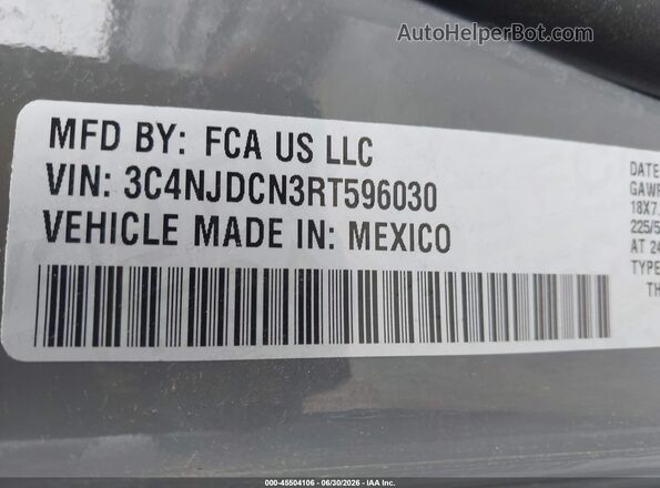 3C4NJDCN3RT596030 2024 JEEP COMPASS Gray Widok komory silnika