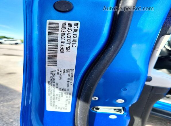 3C4NJDCN3TT178204 2026 JEEP COMPASS Blue 360 interior view