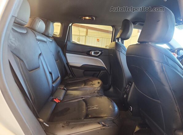 3C4NJDCN3TT234707 2026 JEEP COMPASS Белый Вид задней части салона